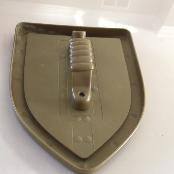 Mattel shield 🛡 toy used - Picture 2 of 4